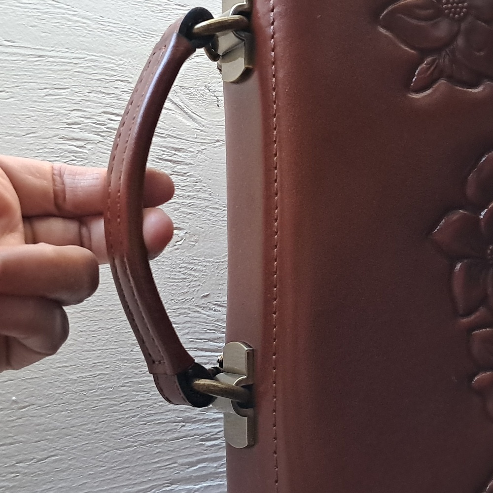Patricia Nash messenger leather purse Charonne tan - Picture 5 of 12